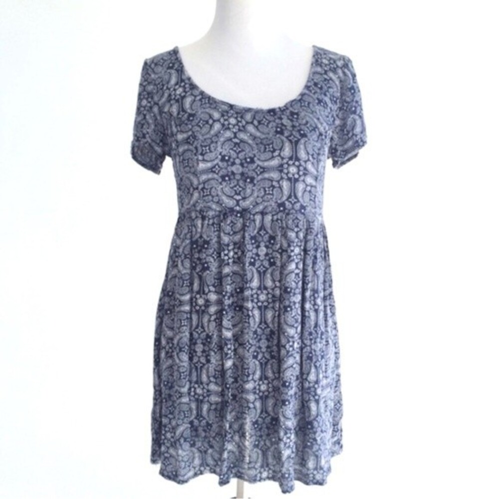 H&M blue and white lace up back paisley print dress size 6